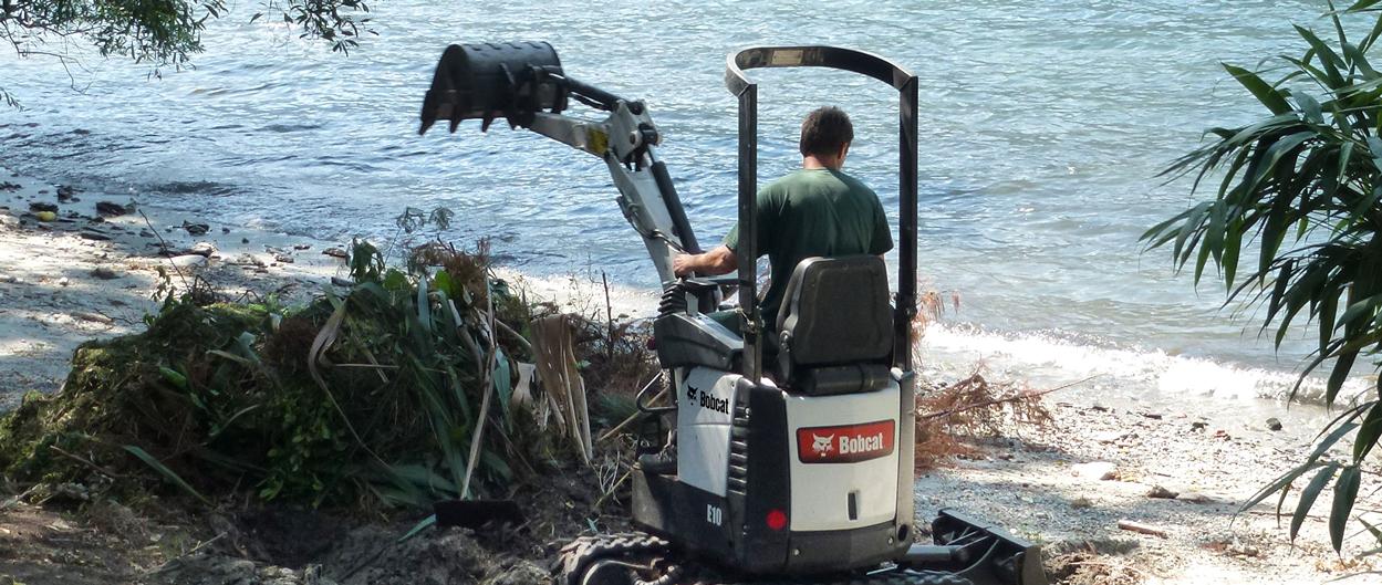 Excavadora compacta Bobcat E10 - JRA MAQUINARIA - Venta y Alquiler de